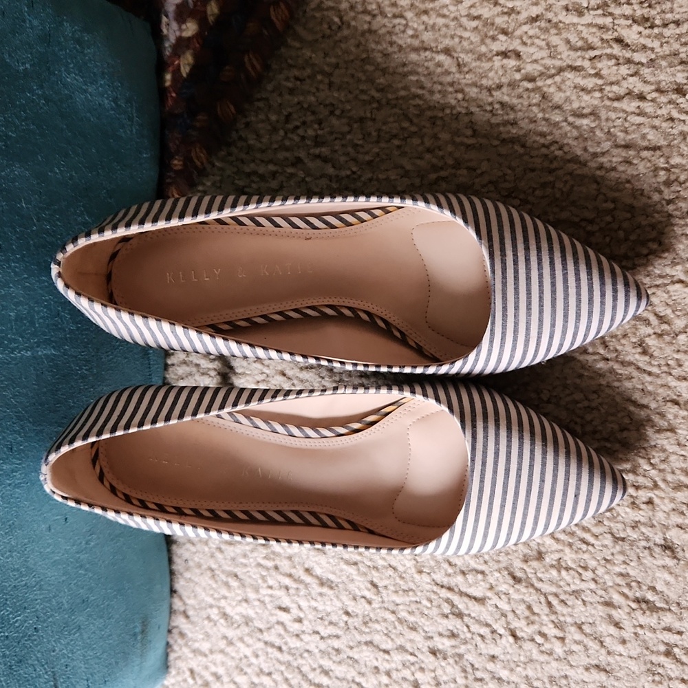 Kelly & Katie Astivia Heels - Picture 3 of 6